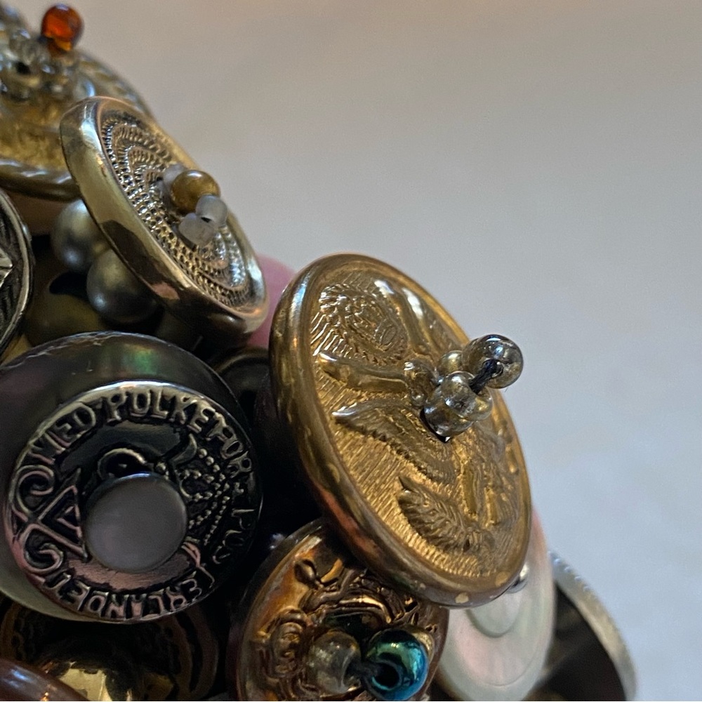 7" Button Bracelet - Picture 14 of 15
